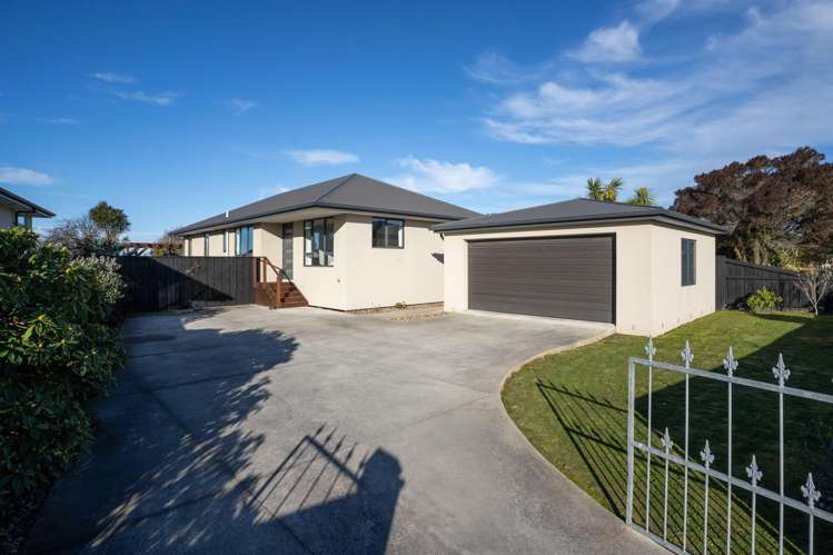 14 Farnborough Street Aranui_36