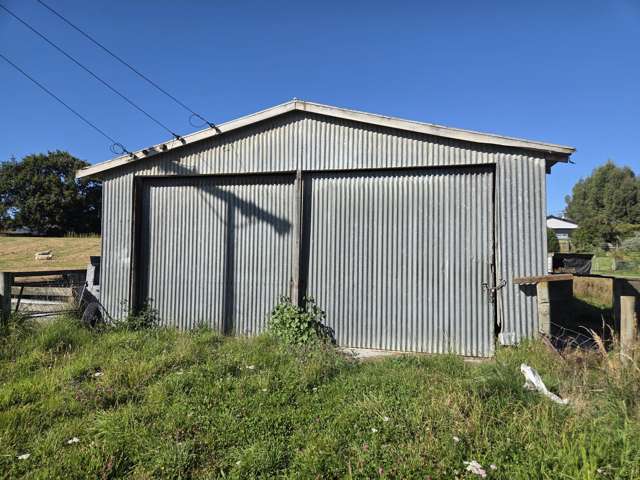 Country living easy walking distance to School.