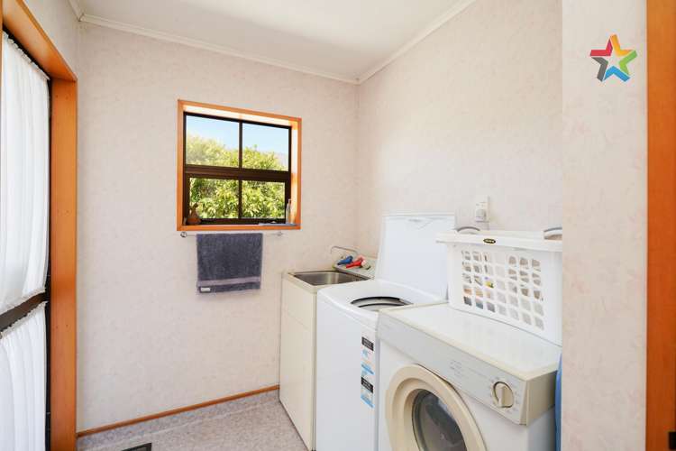 195 Queens Drive Windsor_13