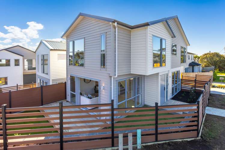 7 Sunrise Avenue Murrays Bay_17