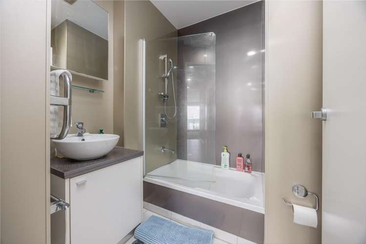 703/17 Vogel Lane Auckland Central_13