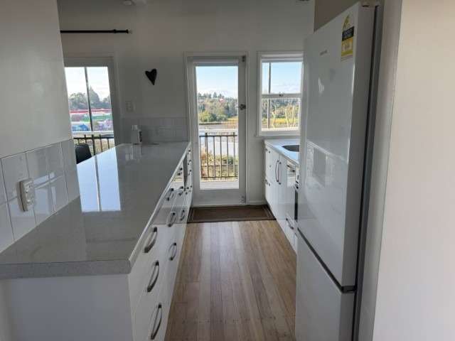 22 B Lloyd Street 2820_2