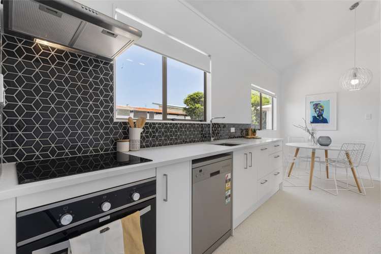 2/3 Kent Road Manurewa_3