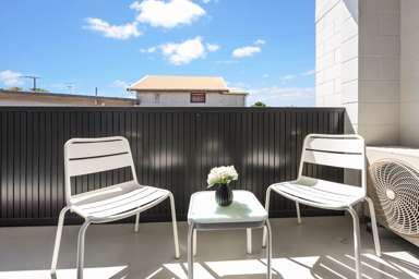 3 & 8/60 Hutton Street_4