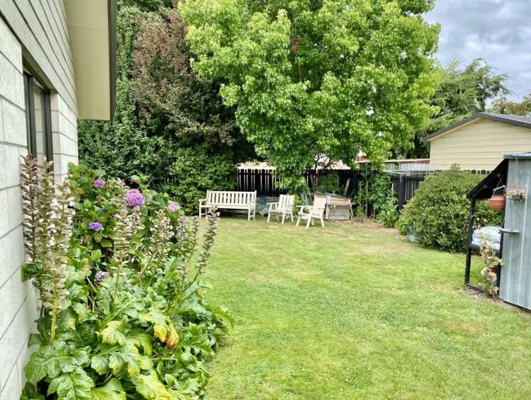 22 Pages Road Allenton_29