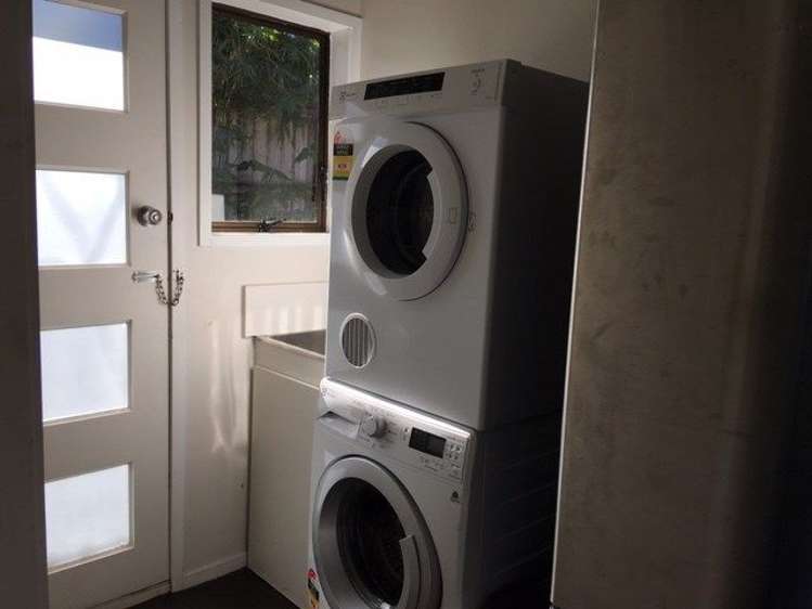 2/135 Edmonton Road Te Atatu South_7