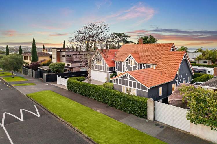 12 & 12A Springcombe Road St Heliers_33