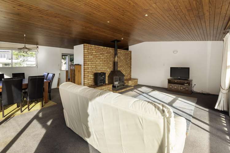 14 Charles Dickens Drive Mellons Bay_5