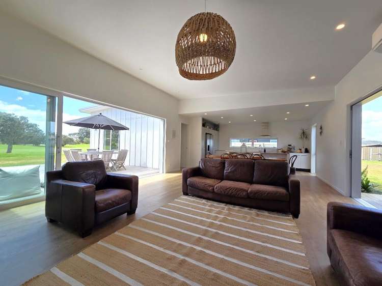 117 The Fairway Matarangi_13