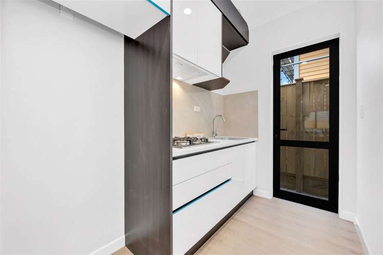 19 Dungloe Avenue Flat Bush_13