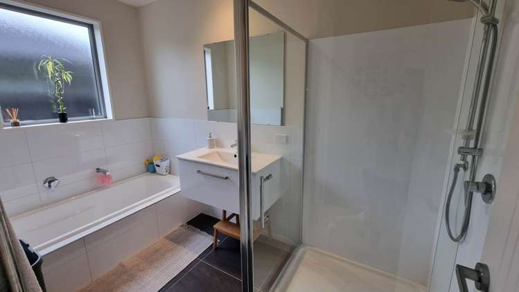 21 Defender Crescent Beachlands_11