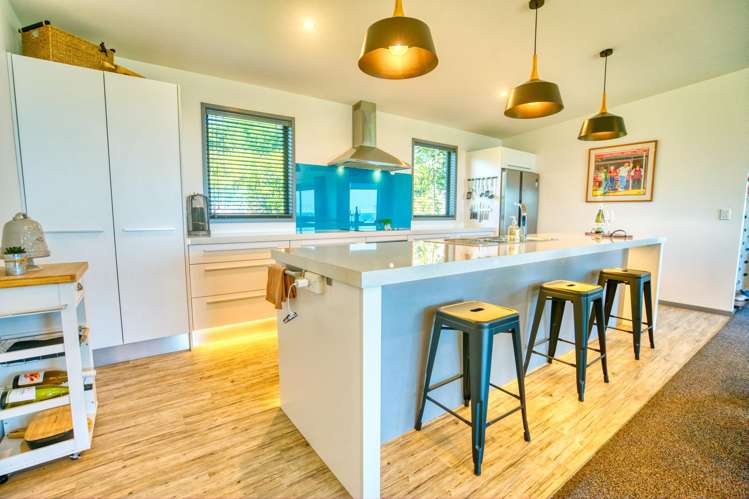 14 Tasman View Road Paroa_10