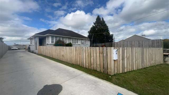 Three-bedroom House located in quiet Cul-de-sac