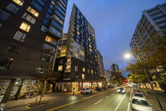 PINNACLE OF CITY LIVING