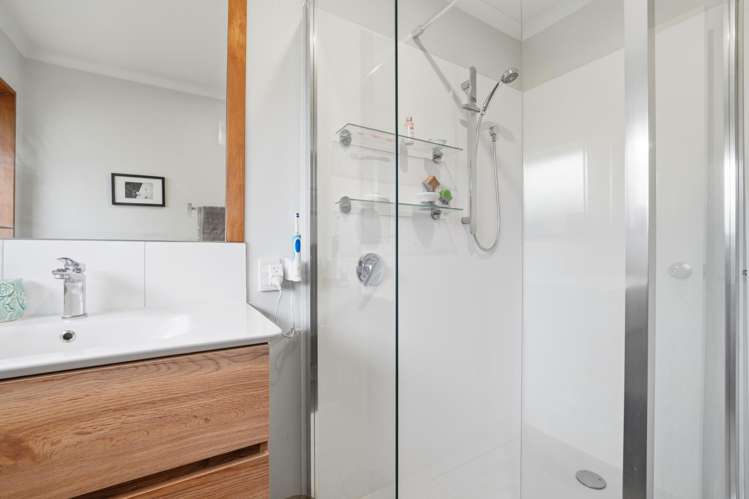 111a Geraldine Street Edgeware_11