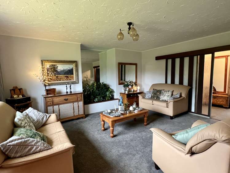 132 Grant Road Otatara_12