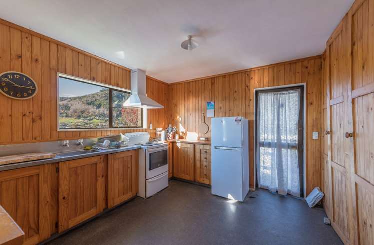 25 Jenner Road Toi Toi_19