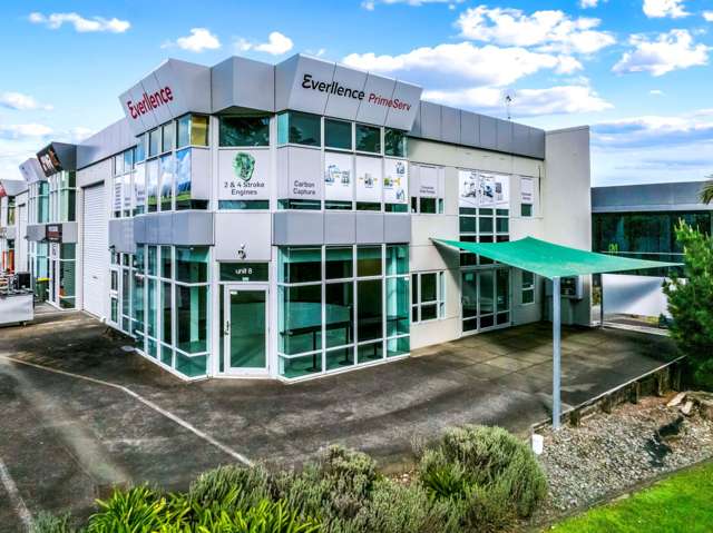 PRIME ALBANY CORNER UNIT + FIVE PARKS!