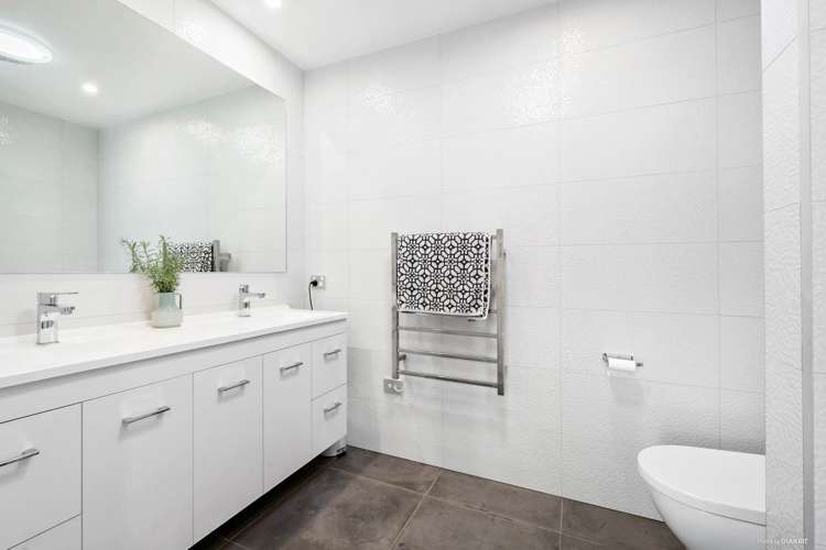 27 Couldrey Crescent Red Beach_10