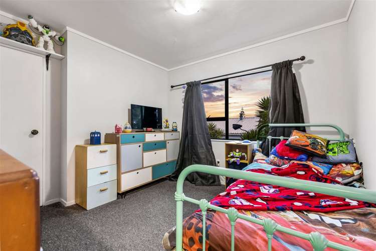 13 Moxham Grove Massey_9