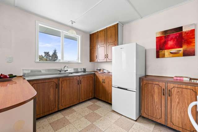 502 Hart Place Frimley_3