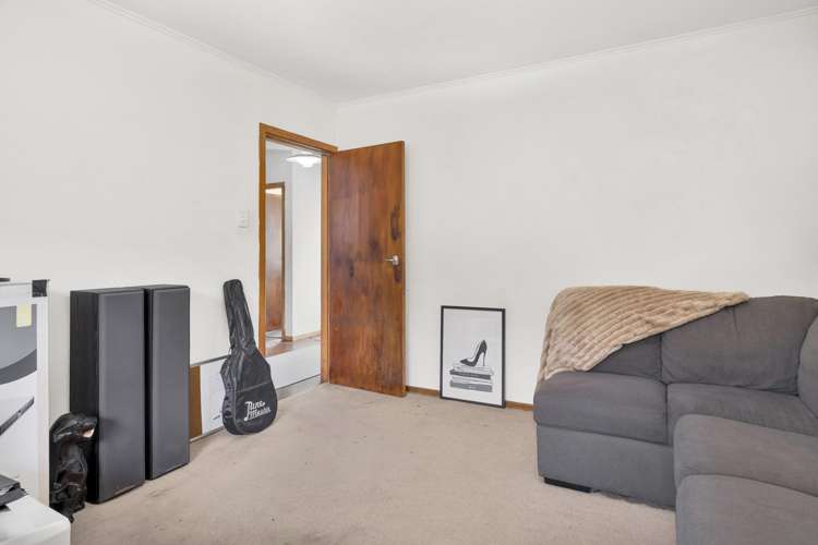 75 Hampshire Street Cannons Creek_12
