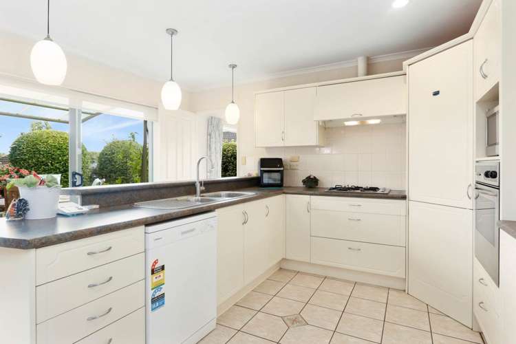 19 Castlehill Court Wattle Downs_6