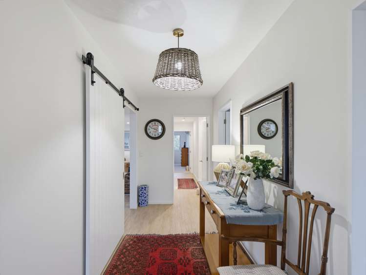 3/2 Loe Place Amberley_13