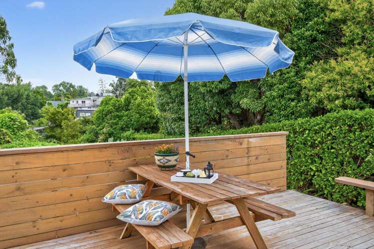 20 Colmar Road Mellons Bay_10