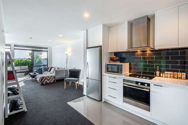 4/15 Chivalry Road Glenfield_3