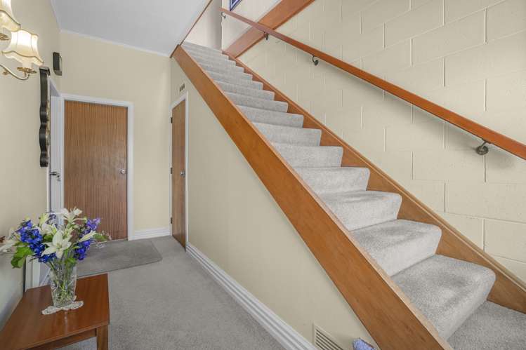 140 Dowse Drive Maungaraki_1