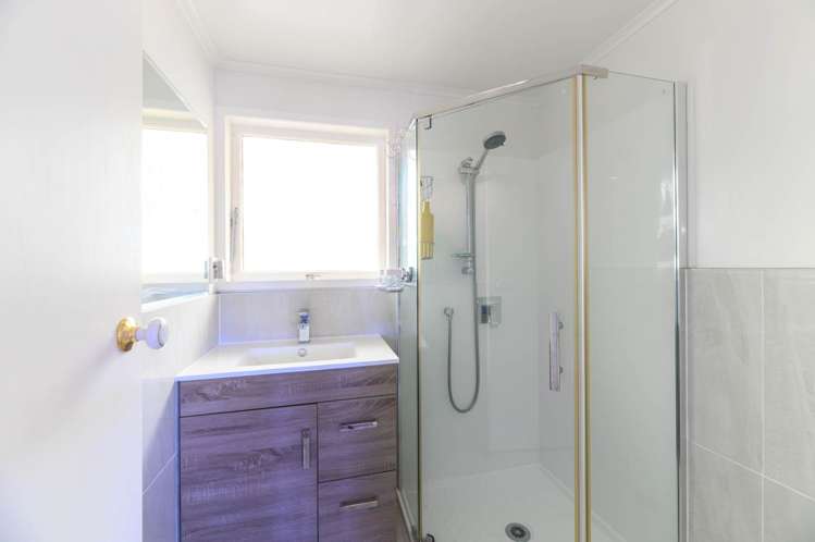 6a Shanaway Rise Hillcrest_13