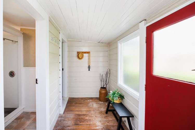 112 James Road Halcombe_15