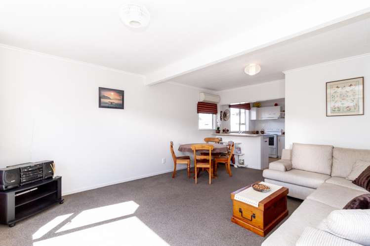 68b The Esplanade Westshore_7