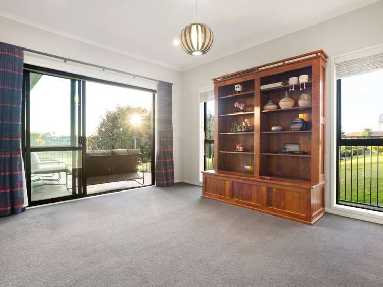 22 Pointon Glade Grandview Heights_9