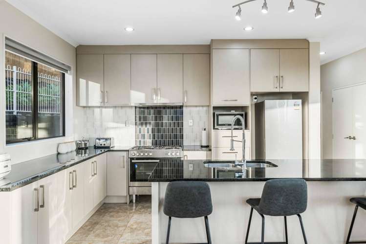 19 Kereru Rise Papakura_3