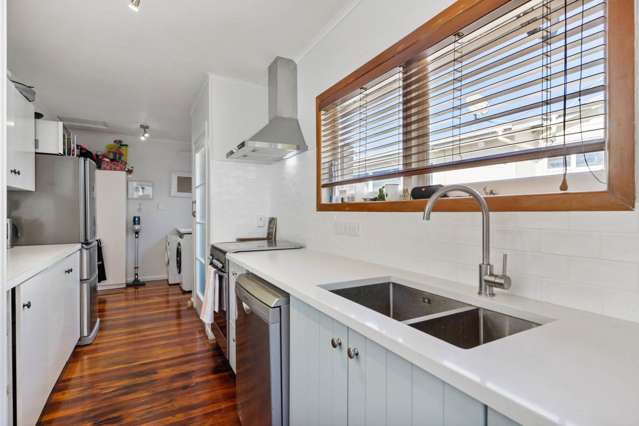 43 Fairmount Road Titirangi_4