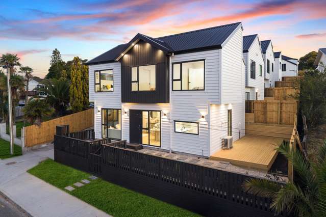 Freehold, Standalone Front House - North Facing