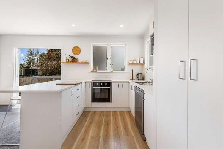 2/269a Great North Road Henderson_2