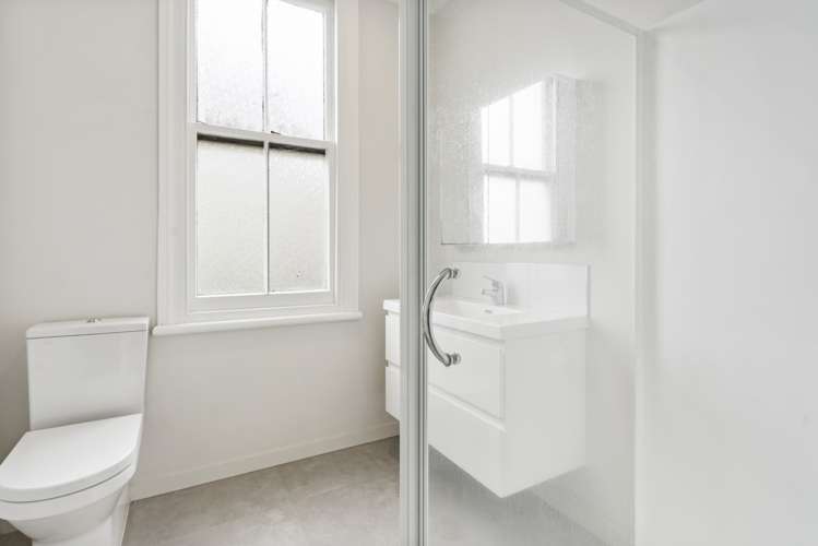 2/6 Aratonga Avenue Greenlane_8