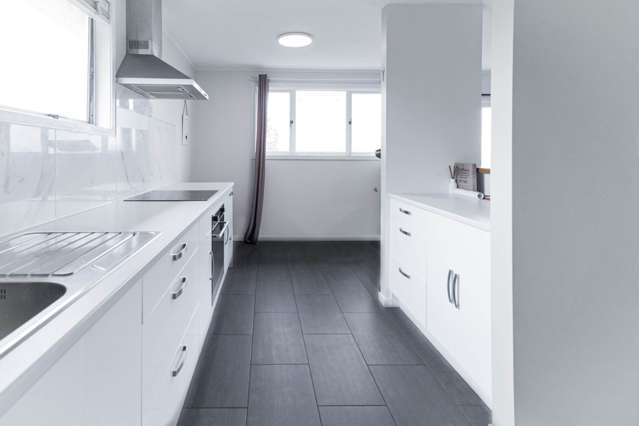 2/15 Seabar Place Glen Eden_4