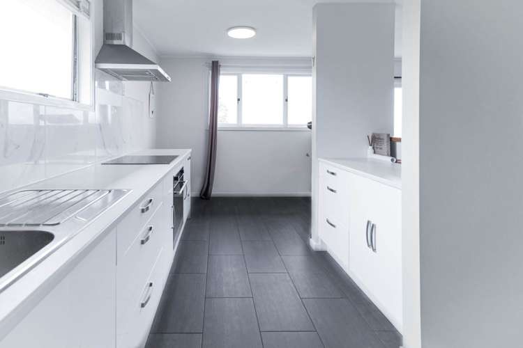 2/15 Seabar Place Glen Eden_3