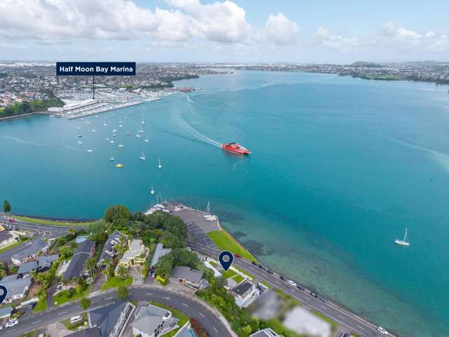 Rare waterfront 888sqm site ripe for development