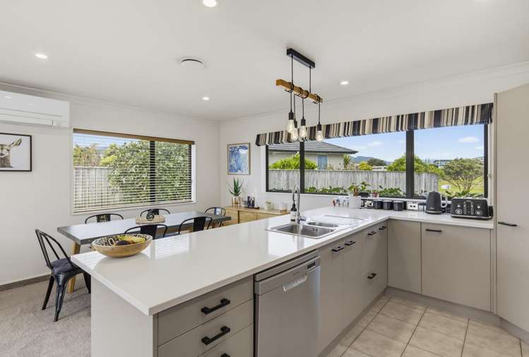 1 William Noel Place Waikanae Beach_5