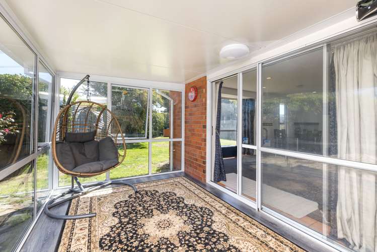 2/18 Dumfries Drive Hei Hei_1