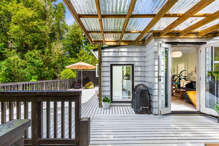 218 Woodlands Park Road Titirangi_12