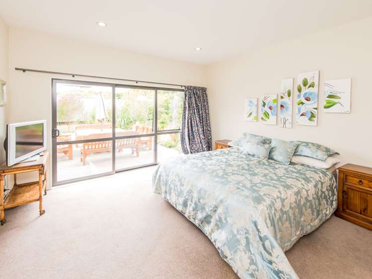 20 Lithgow Drive Otamatea_13