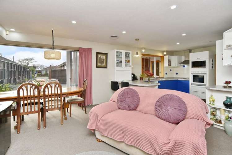 2/66 Dunedin Street Redwood_6