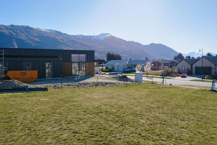 10 Doug Ledgerwood Drive Wanaka_2