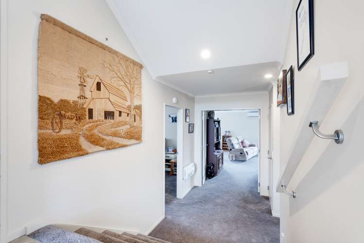 25 Mcewen Crescent Riverstone Terraces_5